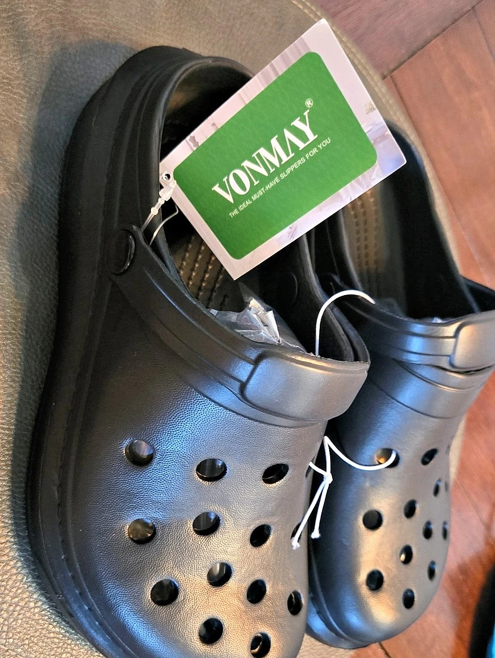 VONMIY Black Clog Sandals NWT